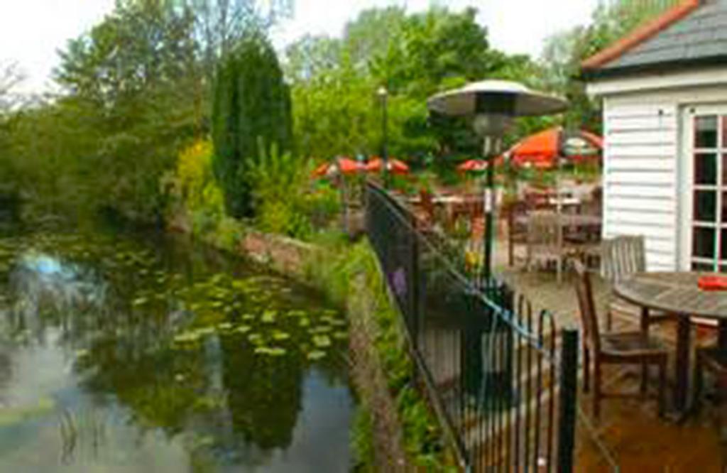 The Riverside Inn Chelmsford Exterior foto